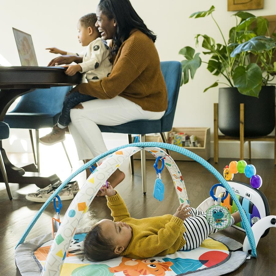 BABY EINSTEIN
